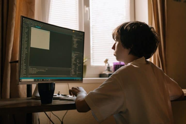 Learn How To Program With 2024‘s Top 18 Best Free Coding Websites For Kids