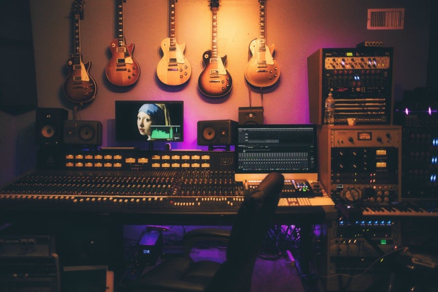 Top 13 Best Online Music Production Classes & Courses